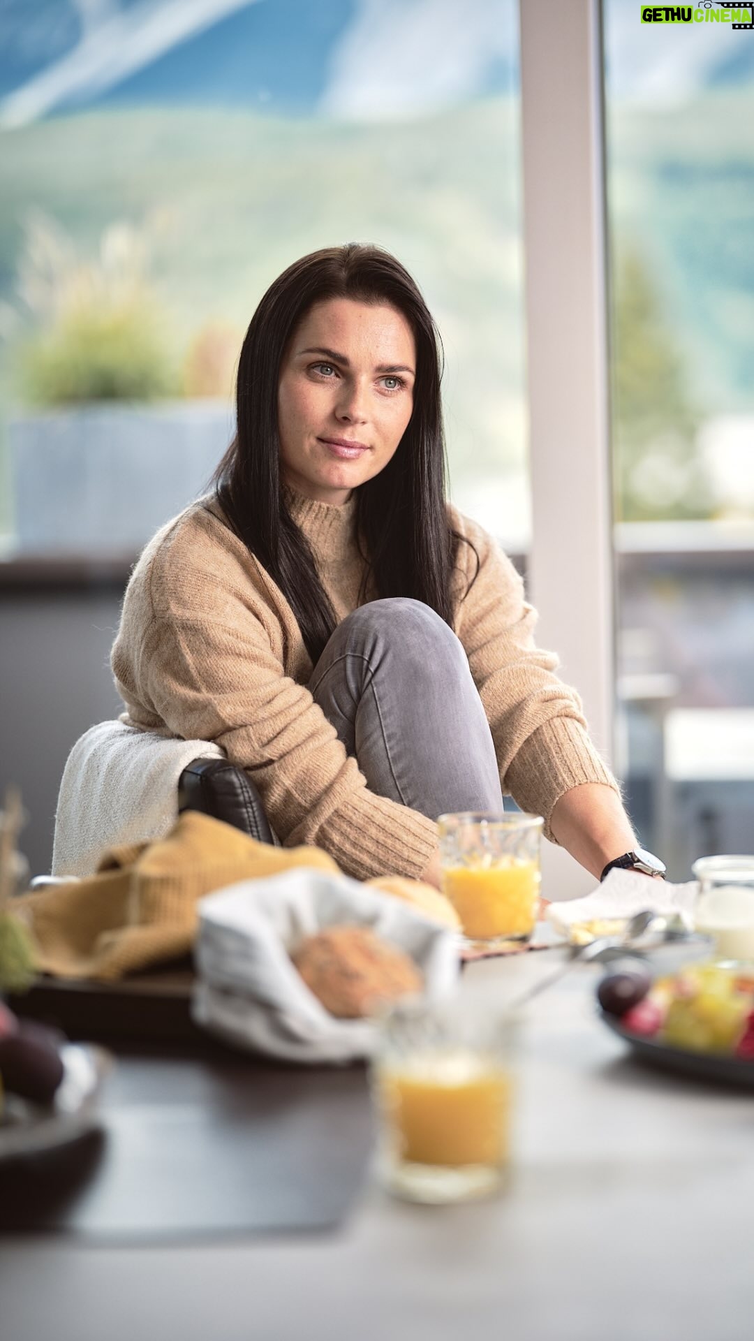 Anna Veith Instagram - Mornings are happy when they are spent together. Breakfast is often our common family meal, so it is even more important to take enough time for it. Have a good start into the first day of the new year. #makeyourdayahappyday #qualitytime