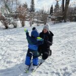 Anna Veith Instagram - good times in the garden 💚 #givemefive #outdooradventures #reuschgloves #skiingisfun #wearefamily #myboy 🧤@reuschwinter