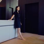 Anna Veith Instagram - home is where your heart is, and we've never felt more at home. 🤍 The center of our dream home is made of concrete: a design kitchen from the @steininger.designers manufactory. #livingourbestlife #steiningerdesigners kitchen @steininger.designers @martinsteininger_ #steiningerdesigners #designerswalk #design #placetobe #familytime #living #architecture #concretekitchen #interior #interiordesigner #designerkitchen