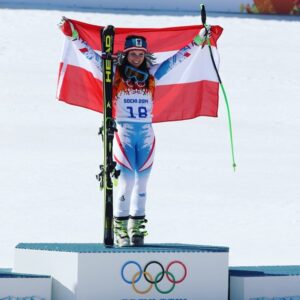 Anna Veith Instagram - wow… it‘s 10 years since this day in Sochi… time is running, but memories stay ☺️.
#goldenmoment #sochi2014 #10years