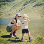 Anna Veith Instagram – little summer review… ☀️⛰️🌊
#exploretheworld #outdoors #onrunning #onapparel #makeyourdayahappyday #bringyourkids #rotwildbikes #momlife