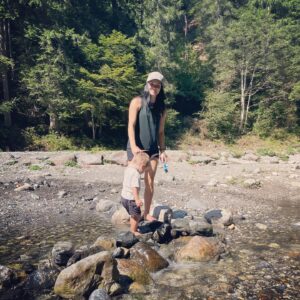 Anna Veith Instagram - little summer review… ☀️⛰️🌊
#exploretheworld #outdoors #onrunning #onapparel #makeyourdayahappyday #bringyourkids #rotwildbikes #momlife