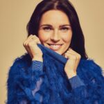 Anna Veith Instagram - Full focus on a new year filled with love ❤️ and wish you all a happy and healthy 2024 ✨ #makeyourdayahappyday #happyyear #2024 #momlife #momtobe #babybauch