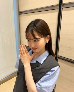 Anna Yamada Instagram - ZIPのときの衣装です☺️

衣装、メイクの中井さん菅長さん1ヶ月間朝早くからありがとうございました🙏