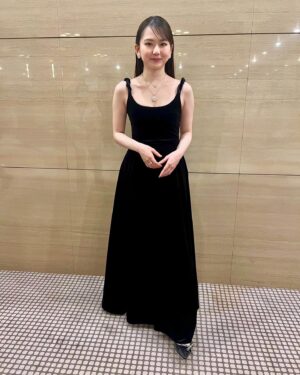 Anna Yamada Instagram - 先日のELLE CINEMA AWARDにてライジングスター賞をいただきました。
素敵な賞を受賞させていただき本当に光栄です☺️
映画#山女　引き続きよろしくお願いします！