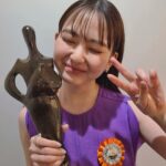 Anna Yamada Instagram - TAMA映画賞 最優秀新進女優賞を受賞しました。 このような賞に選出していただけたこと、本当に光栄です☺️ ともに山女で最優秀新進監督賞を受賞された福永監督と！ 早朝始発の殺風景ぶりに奥平大兼くんにもお会いしました〜
