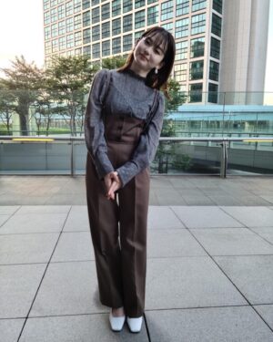 Anna Yamada Instagram - ZIPのときの衣装です☺️

衣装、メイクの中井さん菅長さん1ヶ月間朝早くからありがとうございました🙏