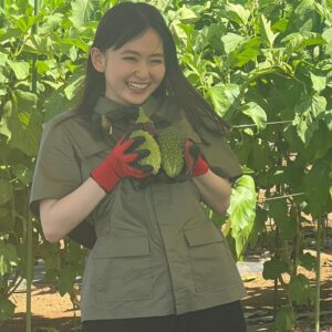 Anna Yamada Instagram - CREAさんのアウトドア企画☺️
野菜収穫させていただき、ただひたすら食べて飲んでこんな幸せな仕事ある？という1日でした。
楽しかったー！

https://crea.bunshun.jp/list/interview-special004