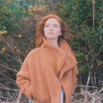 Annalise Basso Instagram – A dreamer of pictures
I run in the night
You see us together
Chasing the moonlight
I’m a cinnamon girl

📷@alexandriabasso