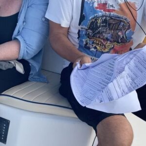 Anne Décis Instagram - Merci les Saintes💙

15 premiers jours sous le feu et dans l’eau, à découvrir, douter, courir, partager, travailler et beaucoup rire. 

Lundi…3ème semaine⭐️

@eloaprod #LFDS