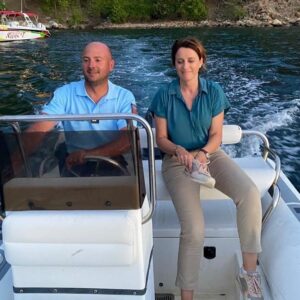 Anne Décis Instagram - Merci les Saintes💙

15 premiers jours sous le feu et dans l’eau, à découvrir, douter, courir, partager, travailler et beaucoup rire. 

Lundi…3ème semaine⭐️

@eloaprod #LFDS