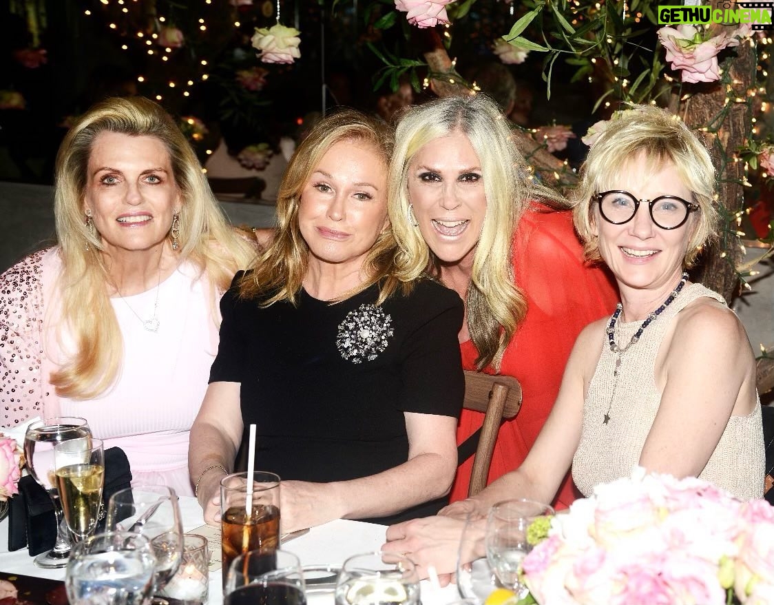 Anne Heche - 2.4K Likes - I am so proud of my friend 🙌🏽❤️@nancypeaceandlove for all her work in the fight against MS. Her foundation, @racetoerasems has raised more than 50 million dollars!
If I were not shooting a film, I would be there to support her tonight at her annual fundraiser. More on her story and how to support the race to erase MS in her recent article in @gurusmagazine Magazine!
#erasems