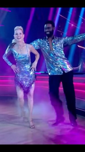 Anne Heche Instagram - Throwback to last season of @dancingabc! So thankful for my experience on the show and all of the amazing people I got to meet. #TeamAK 💃🏼