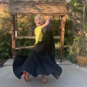 Anne Heche Instagram - Dancing into hump day like… 💃🏼