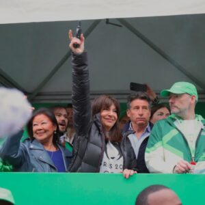 Anne Hidalgo Instagram - C'est parti pour le 47e @parismarathon ! À 125 jours du marathon olympique, nous battons ce matin un nouveau record avec plus 55 000 coureurs dont près de la moitié qui viennent courir leur 1er marathon ! Et plus de femmes que jamais : elles sont 26% 🏃🏻‍♀️

Bonne course à toutes et tous !

📷 @josephinebrueder
