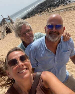 Anne Hjernøe Instagram - Når vi laver Anne & Anders arbejder vi altid i to hold❤️ Her har vi ramt kysten i Senegal. @egon_rix