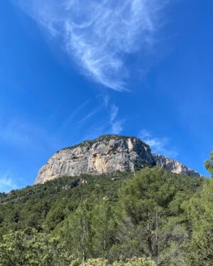 Anne Hjernøe Instagram - 26 km gennem bjergene på Mallorca. Tjek lige den udsigt💚