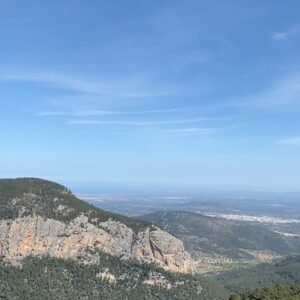 Anne Hjernøe Instagram - 26 km gennem bjergene på Mallorca. Tjek lige den udsigt💚