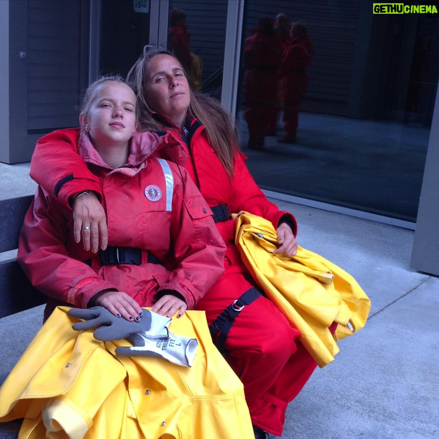 Anne Hjernøe - 1.4K Likes - Kender I det der med at få et foto man aldrig har set før? På vej ud og se på hvaler i Canada med @camillehjernoe i 2014❤️🐳Vi prøver at se lidt seje ud;) #elsker #canada #hvaler