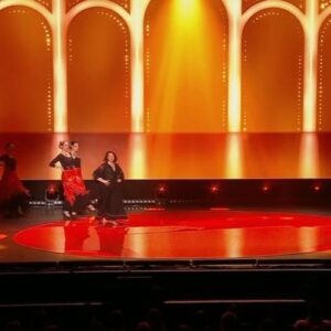 Anne Roumanoff Instagram - L’inflation à la manière de Carmen 💃🏻 La suite samedi 6 mai à 21h15 sur @c8lachaine 💥