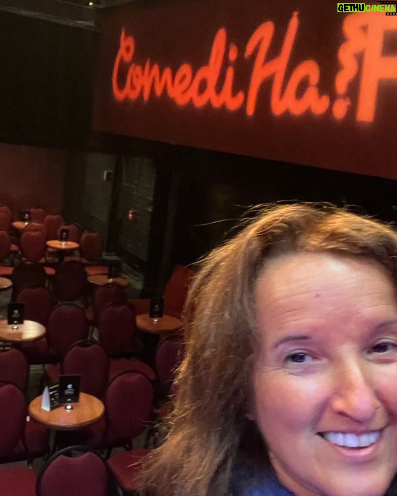 Anne Roumanoff Instagram - Dans quelques heures je retouve le public québécois au @theatre du petit Champlain à @villequebec . Stress, excitation et décalage horaire .