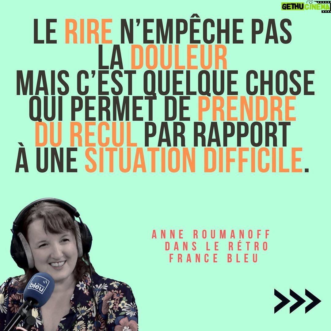 Anne Roumanoff Instagram - Anne Roumanoff était notre invitée « Dans le rétro » 🖤« Maintenant, quand quelqu’un a un deuil, on n’appelle plus la personne, on ne va plus la voir, on lui envoie juste des émoticônes. » 👨🏫👩⚕️« Les soignants et les profs sont les derniers remparts de la société. » 🥲 « Le rire n’empêche pas la douleur mais c’est quelque chose qui permet de prendre du recul par rapport à une situation difficile. » ❓« C’est important de se questionner sur sa manière d’être. Après, ce n’est pas pour ça qu’on arrive à changer. » 🎧 Podcast sur les appli ICI ou Radiofrance et sur toutes les plateformes. 📻 Chaque Samedi et dimanche dès 14h l’interview #dansleretro sur France Bleu 🎭 « L’expérience de la vie » à l’Olympia le 26/12 et en tournée #anneroumanoff #pensée #philosophiedevie