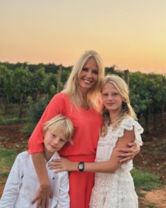 Actress Annelien Coorevits HD Instagram Photos and Wallpapers June 2024