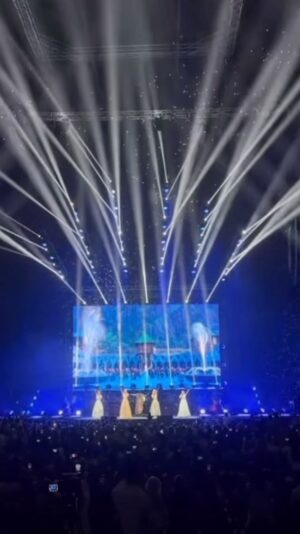 Anneliese van der Pol Instagram - Now THAT’S how it’s done. @firdausorchestra @syndeewinters @steffanie_leigh @hiba_elchikhe @adamjlevy @brauhala #dubai