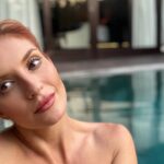 Anneliese van der Pol Instagram – Good afternoon, good morning, goodnight. @samsaraubud