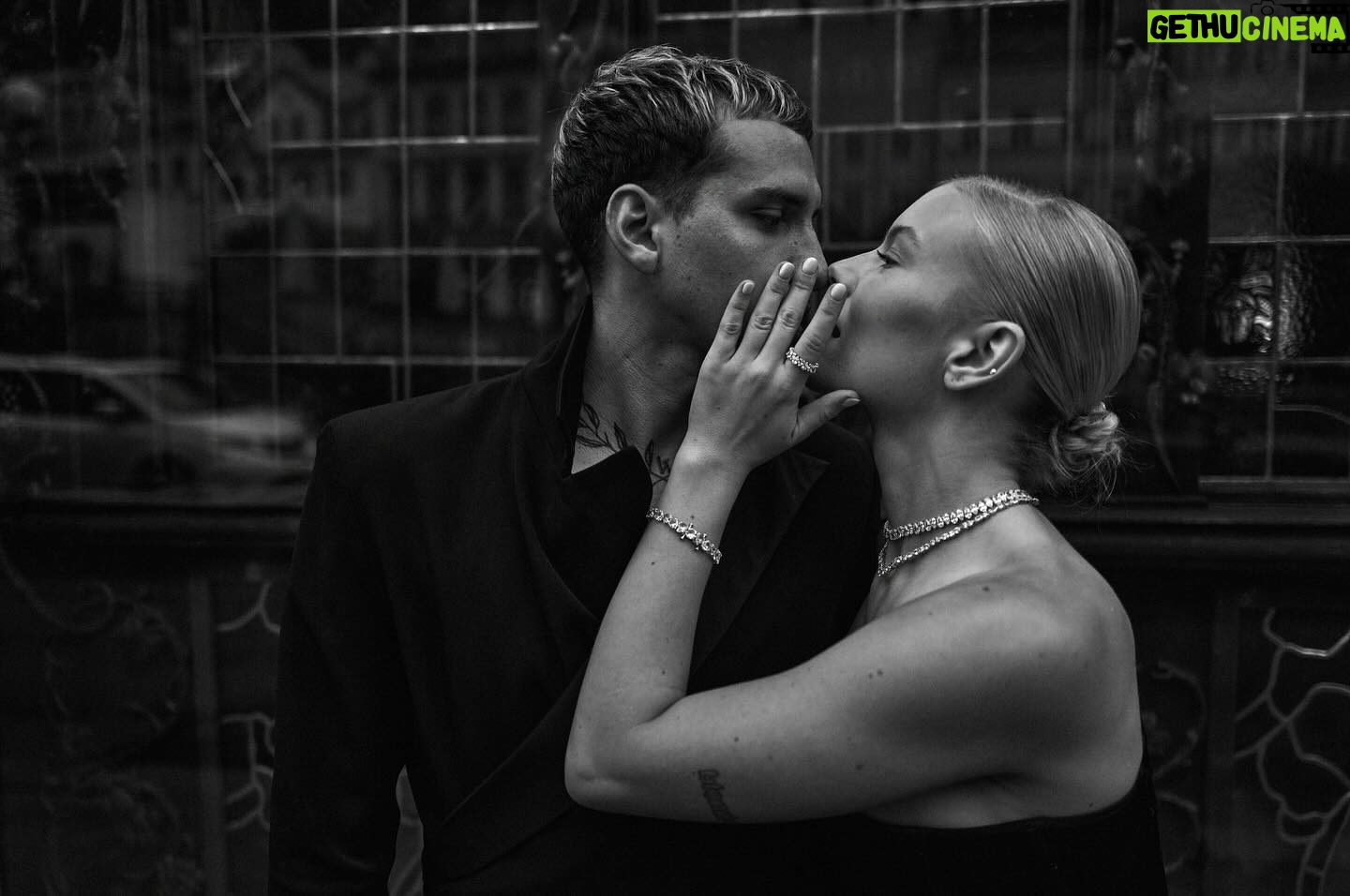 Annet Charitonova - 11K Likes - you know what time it is🐣