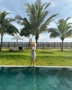 Actress Annet Charitonova HD Instagram Photos and Wallpapers December 2023