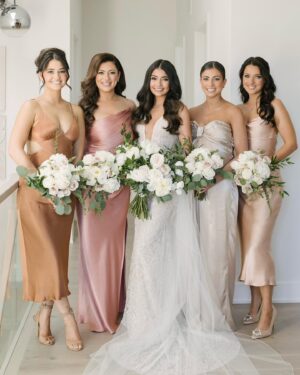 Annie Clark Instagram - The most perfect day from start to finish (& the most beautiful bride!!!) @crisprosperi & @binniner you really know how to throw a party. Cheers to the Binners! 🥂🤍