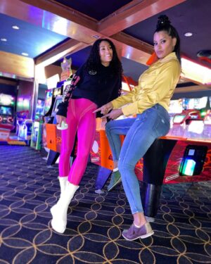 Annie Ilonzeh Instagram - Fun and games with my bestie @claudiajordan 

📸 @kingbach 
Tag your besties below 🤙🏾
#pic #loveyou