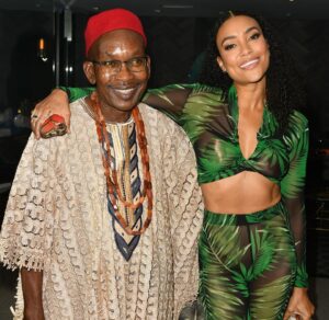 Annie Ilonzeh Instagram - Part 2 of my Bday Party. 

Dancing with my family was a pure highlight for me. 🇳🇬 
.
.
.
#birthday #birthdaygirl #family #friends #igbo