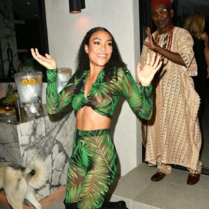 Annie Ilonzeh Instagram - Virgo Season 💚🖤
I had the best time celebrating 💁🏽‍♀️with my lovessss!! 
Way more posts to come..
.
.
.
.
#virgo #virgoseason #happybirthday #happy #af #family #friends #40