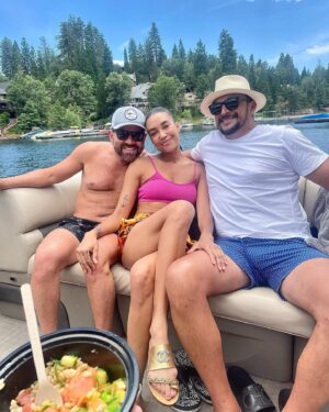 Annie Ilonzeh Instagram - Weekend photo dump 

Great wknd celebrating @mastronuzzi 
Love you!

(And thank you on many levels). 
.
.
.
.
.
#birthday #birthdayboy #birthdayweekend #birthdaycake #puppies #friendship #lakearrowhead #lakearrowheadvillage
