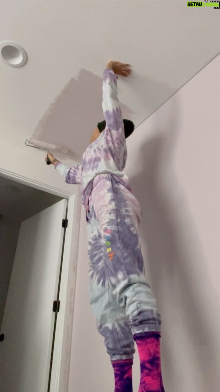 Annie Ilonzeh Instagram - Part ONE of my screening room DIY. This was one of my biggest projects and I can’t wait to share it all. It was hard and fun (and not fun) all at the same time. . . . . #diy #diyhomedecor #home #homedecor #paint #walls #ceiling #crafts #homedecor #homedesign #homedepot #doityourself #reno #renovation #homerenovation