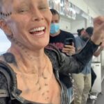 Annie Wersching Instagram - Live footage from this weeks all new #Picard on @paramountplus! 🤣🖖🏼🤣 Never a dull moment with the Emmy award winning makeup and prosthetic geniuses of #StarTrekPicard. 🎤🕺🏼🖖🏼#WearetheWorld #borgqueen #LiveLongandProsperBaby @jrmackinnon @kevinkirkpatrickart @mthreefx @vincentvandykefx