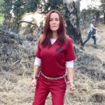 Annie Wersching Instagram - Rosalind Dyer apparently on the loose! Looks like Nolan has it under control though don’t you think?….🤣 @nathanfillion #TheRookie #BTS fun. @therookieabc