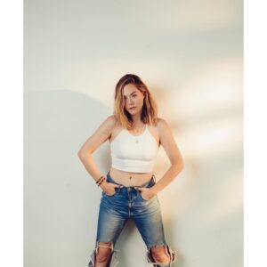 Annika Noelle Instagram - 🌘 New Moon 🌘

📸: @selashiloni