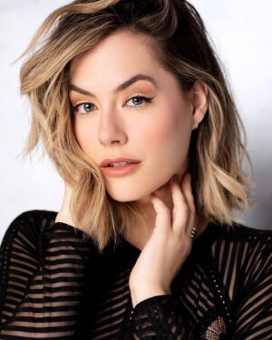 Annika Noelle Instagram - Annika Noelle A huge congratulations on your daytime Emmy nomination!!!!! Excited for this Friday, but either way you’re a winner 🤩 @annikanoelle 
#annikanoelle #actress #daytimeemmys #hopelogan #emmynominated #danapatrickphoto #portrait #celebrity #theboldandthebeautiful 
Glam: @daniellekatherinemakeup
