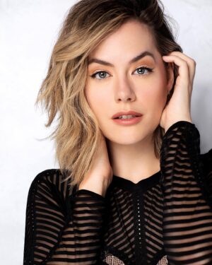Annika Noelle Instagram - Annika Noelle A huge congratulations on your daytime Emmy nomination!!!!! Excited for this Friday, but either way you’re a winner 🤩 @annikanoelle 
#annikanoelle #actress #daytimeemmys #hopelogan #emmynominated #danapatrickphoto #portrait #celebrity #theboldandthebeautiful 
Glam: @daniellekatherinemakeup