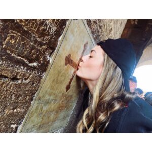 Annika Noelle Instagram - Had such an amazing time filming @boldandbeautifulcbs in Roma! Here are just a few photos from our adventures… with more to come! Grazie mille for the amazing food, wine, & hospitality 🇮🇹 this was an experience I will never forget and one I am so so grateful for 🤍 

#boldandbeautiful #roma #beautiful #hopelogan #italia #cincin #salute