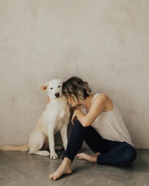 Annika Noelle Instagram - Introducing my Huckleberry 🫐

After a long search this lil’ monster came into my life thanks to @lifeanimalrescue. He has been a bright light during a difficult year and is a beautiful reminder that family can be chosen. It can be nurtured and grown. And love can never be lost because it is within us always - we just have to choose it. I thought I knew what my future would look like, turns out it’s even brighter now in the absence of what I thought I wanted. I found me…And then I found my Huckleberry. 
Now we are both free. 💕

Thank you again to Emily for bringing him into my life and @heirlumephotography for capturing these moments. 

🐈‍⬛: @theburritomankitty approves this message