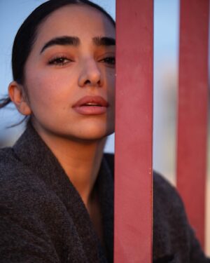 Anousha Instagram - .
A letter to the woman I have become: 

Here’s to the symphony of highs and lows, to the rhythm of mistakes and sacrifices gracefully played. A salute to the audacious choice made at 15, immigrating solo, a fearless dance into the unknown.
Cheers to the kaleidoscope of memories, both shadowed and radiant. 
Celebrate the moments of towering strength and the instances of graceful collapse. 
You embarked on a journey, leaving home for the dream of healing the world through art, through  storytelling. Your heart stayed open, and your faith unwavering and now you must be super excited to be on the set of @nightagentnetflix . @netflix 

Flying to New York soon to experience this magnificent life! 

Anousha, I love you. 
Cheers to your relentlessness.
Shot by: @tristynrowlan 🤍
_______________________________________________
نامه ای به زنی که شدم:

دورد به تمام بالا و پایین شدن هات
دورد به تمام لحظاتی که با استقامت ایستادگی کردی و تمام لحظاتی که شکستی
دورد به تمام اشتباهات، درس های زندگیت 
دورد به لحظه ای که درنگ نکردی برای تنها بودن و ساختن
درود به ۱۵ سالگی که رها کردی و رفتی با تمـــ…ــام مشقت ها، فلاكت ها و همچنين لحظات خوبش
درود به إيماني كه به مسير داشتي و قلبي كه هر لحظه براي تجربه هاي جديد باز گذاشتي، چه تجربه تاريك و دردناك و چه خداگونه
درود براي شفاف كردن مسير شفا از طريق شناخت خودت، 
بازيگري، هنر، خلق كردن و نظارگر بودن
درود به تك تك لحظات شاگردي و استادي

آنوشا (به معني جاويدان) دوستت دارم و اين دوست داشتن حقيقي و قلبيست كه اجازه دوست داشتن دنيا را به من ميدهد، با تمام سبكي و سنگينيهاش

تاريخ ١٢ ژانويه اومدم امريكا براي هدفي.
در همون تاريخ ٩ سال بعد براي فصل دو سريال @nightagentnetflix قبول شدم. 
چند روز ديگه من رو پرواز ميدن به نيويورك براي چند ماه فيلمبرداري

و رفيقتون رو به زودي در @netflix ميبينيت 
اين هم بماند اينجا ماندگار كه فقط خودم ميفهمم استقامت و إيمان در اين مسير چه از من ساخت و چه تجربه اي رو به من هديه داد!