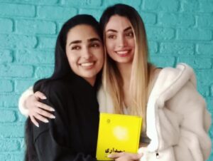 Anousha Instagram - .
AND finally after 6 years of posting, pouring my heart out and sharing my love with whoever I could on social media, I got to see some of you beautiful beings in person! 
We meditated together.
We cried to together.
We opened our hearts and allowed life to take us on a journey. 
Thank you for showing up, 
thank you for your love, 
And I love you.

Happy Nowrouz🌺🌿💫
_________________________________________
خانواده بزرگ من سلام

كنارهم امدنمون رويا و هدفي بود برايم كه به يك خاطره تبديل شد و من از تك تك شما سپاس گزارم. 

سال ١٤٠٠ رو تمام كردم با بيرون اومدن كتابم "بيداري" و ديدارم با روي ماه بعضي از شما عزيزان.

به اندازه كه قلبمون رو باز ميكنيم و تسليم انچه كه هست ميشيم به اندازه كه رها و رهاتر به جريان شگفت انگيز زندگي بله ميگيم به همون قدر به دنيا ميگيم كه من شايسته هستم، 
من لياقتم به وسعت قلبم هست.

خانواده بزرگ من،
من شاگردي شما رو ميكنم و خواهم كرد. 
اميد كه شايسته اين باشم كه با تك تكتون روزي ملاقات كنم. 
جايي به قدر كهكشان در قلبم داريد
سپاس سپاس سپاس

نوروز فرخنده باد💫🌺🌿