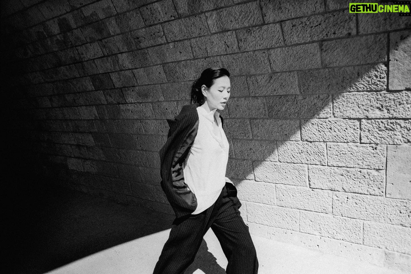 Anpu - 7.5K Likes - 活著,是一件激烈的事,也是愛的存在。
Photo by @seenlin
#明天1000首播別錯過
#安溥
#ZOEA
