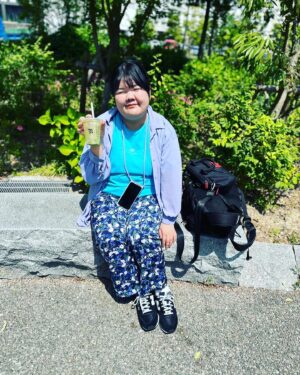 Anri Instagram - 本日のコーデ

深海のお母さん

Tシャツ GAP
シャツ　GU
ズボン　UNIQLO
靴　ニューバランス

お供
セブンイレブンのグリーンスムージー
清喜ひとしなの出汁ステーキ

#清喜ひとしな 
#コーデ
#本日のコーデとお供
#婚活