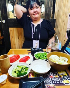 Anri Instagram - 本日のコーデ

アンパンマンの新たな敵

セットアップ　LAVEANGE
靴　オニツカタイガー

お供
田辺さんと分けたコストコのパン
鳥貴族

#本日のコーデとお供 
#コーデ
#鳥貴族
#コストコ
#婚活