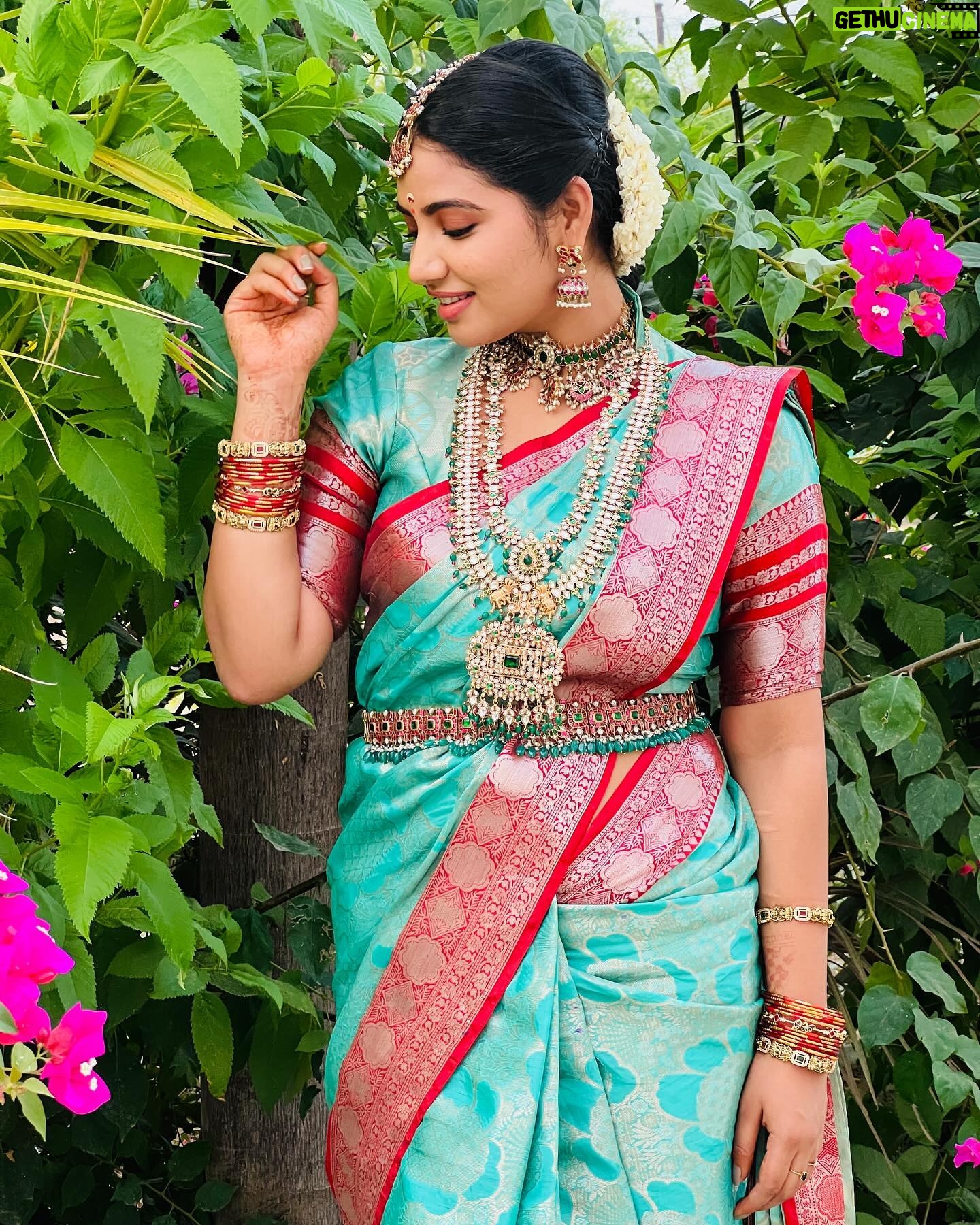 Anshita Akbarsha Instagram - Just smile ☺️ Jewels @new_ideas_fashions Saree @sarvatva.chennai #smile #love #traditional #vijaytvserial #chellamma #oxidisedjewellery